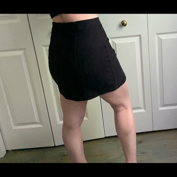 Black Skirt - Picture 4 of 7